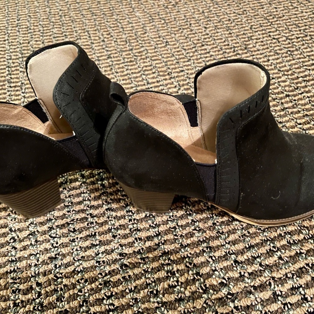 Life Stride Velocity 2.0 black booties